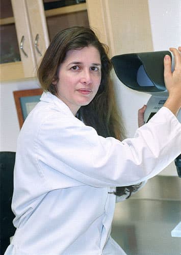 Dr. Alba Reyes